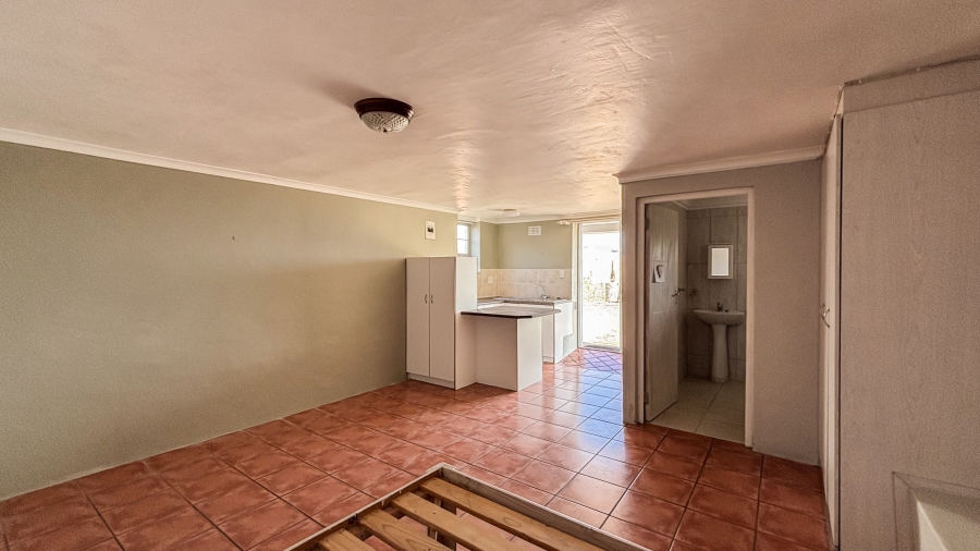 To Let 7 Bedroom Property for Rent in Myburgh Park Western Cape